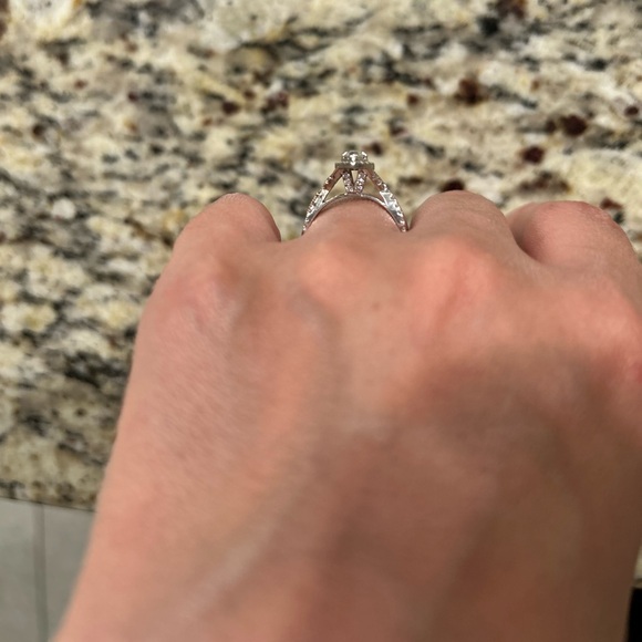 10k white gold moissanite diamond engagement ring - Picture 5 of 6